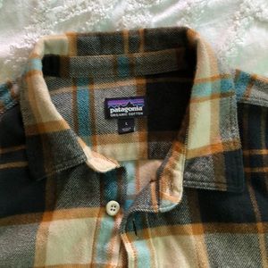 Patagonia organic cotton flannel button down shirt